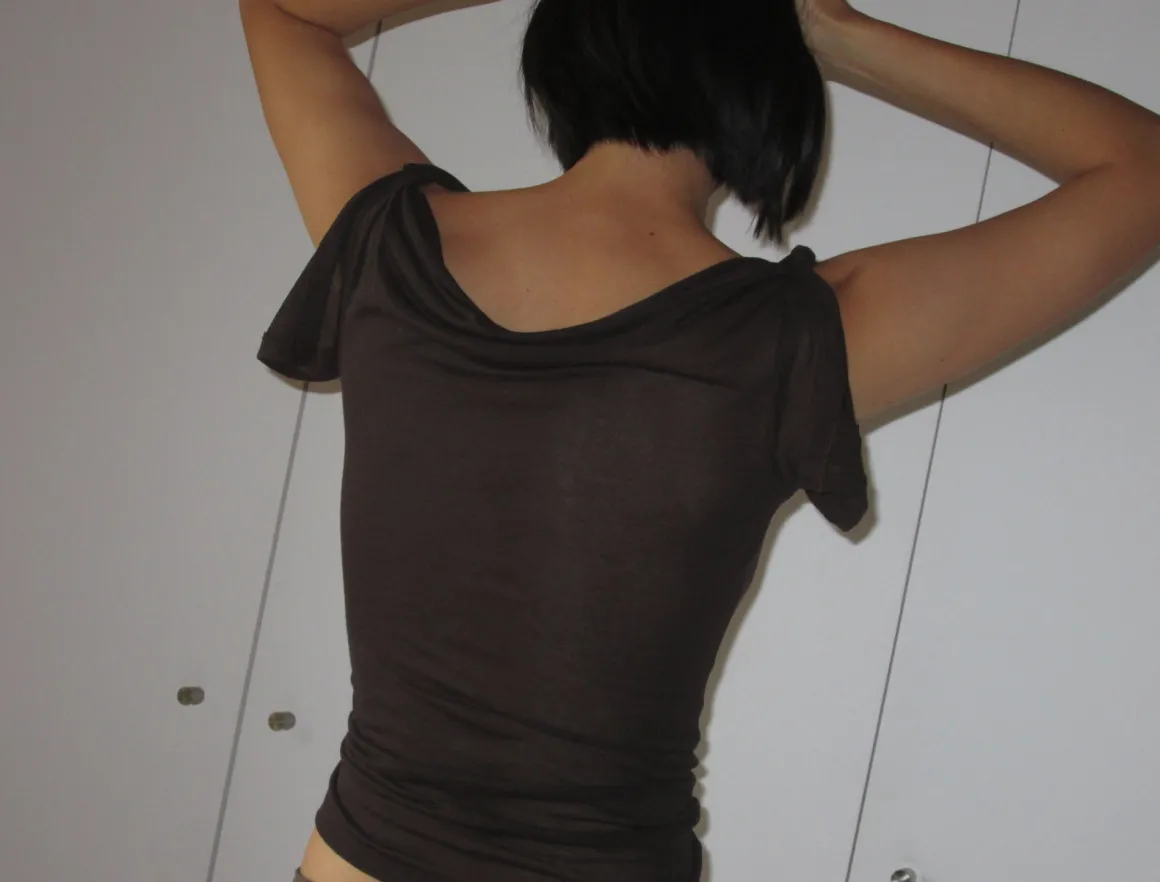Hot no 1979 / Brusi Tops