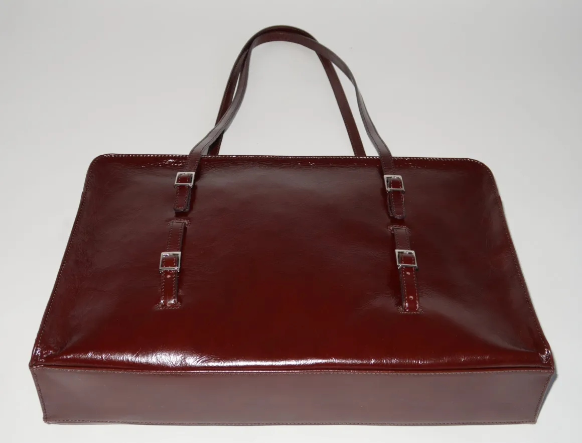 Shop no 1002 / Caye Cayetano