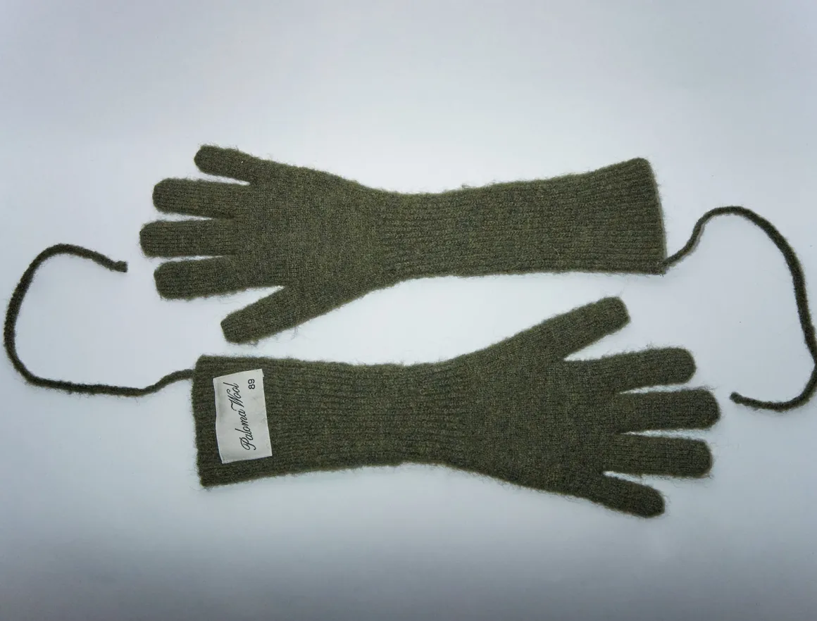Outlet no 1356 / Peter Knits