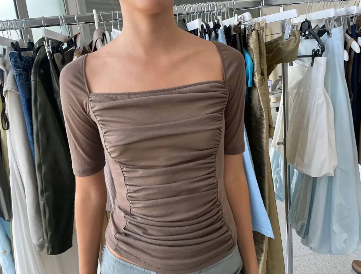 Outlet no 1915 / Pixy Tops