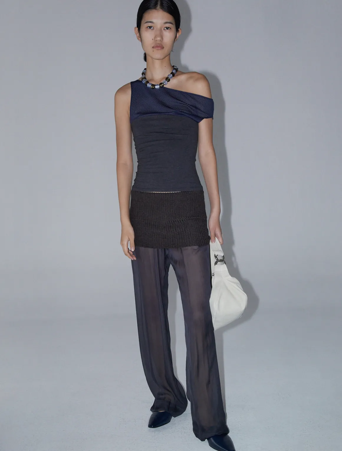 Discount no 2256 / Yewon Trousers